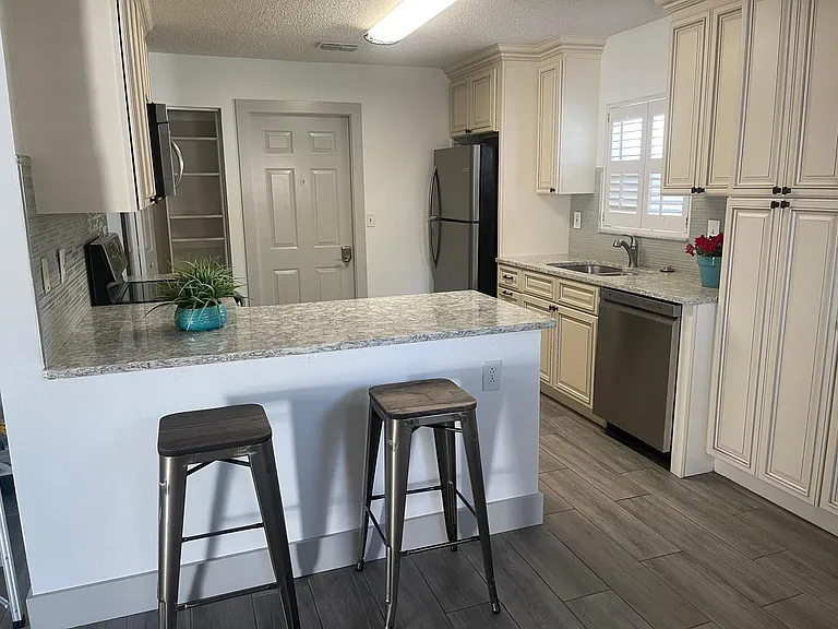 465 Island View Cir — Photo 14