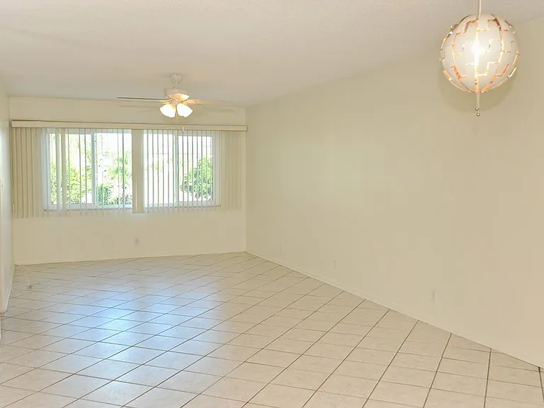 1000 Manatee Rd — Photo 3