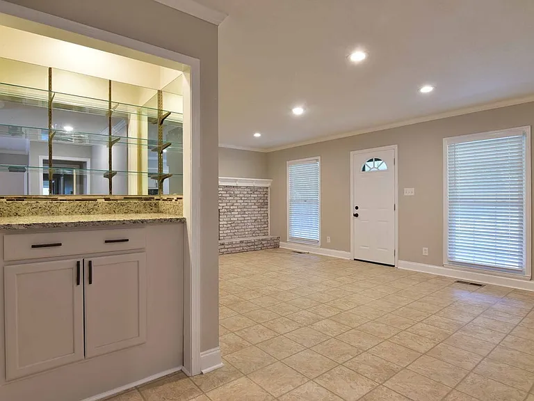 426 Forest Glen Dr — Photo 25