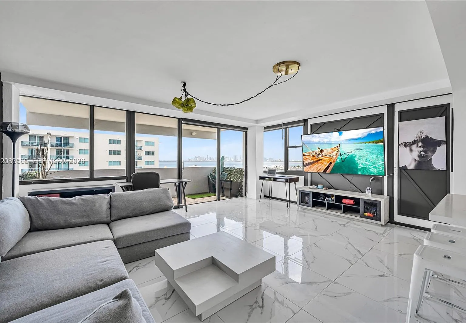 Caribbean Towers Condo — Photo 1