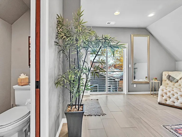 2534 N Humboldt St — Photo 11