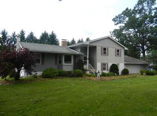 23 Oak Ln, Montoursville, PA 17754