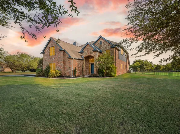 1000 Blue Bird Ct, Joshua, TX 76058