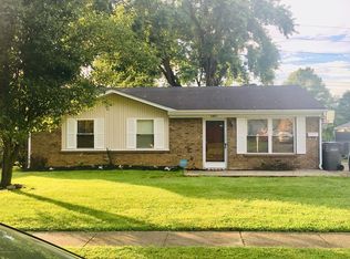 5300 Mount Holyoke Dr, Louisville, KY 40216