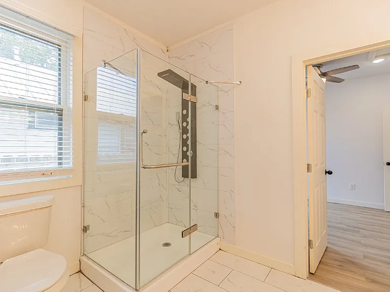 1010 Burnet St — Photo 25