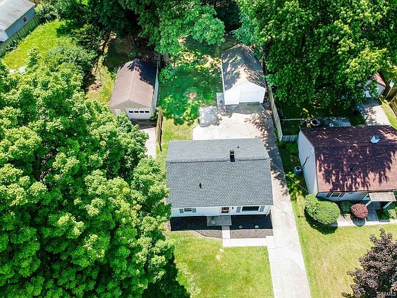 4th image of 1619 E Beardsley Ave