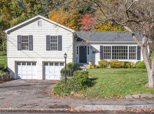 47 Mallard Dr, Greenwich, CT 06830
