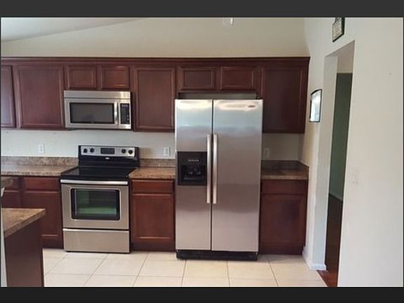 4th image of 5564 Poplar Hall Dr