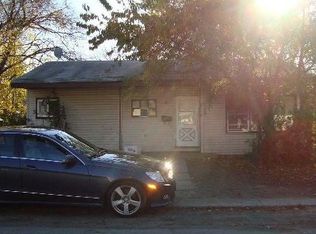 13 Croydon Rd, Amityville, NY 11701