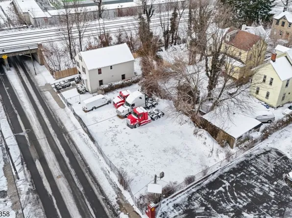 27 Oakwood Ave, City Of Orange Twp., NJ 07050