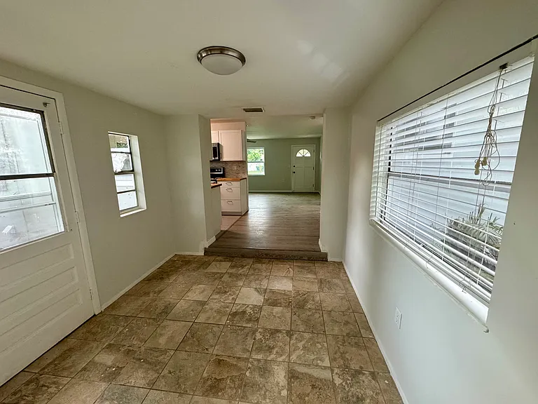 2934 Webley Dr — Photo 13