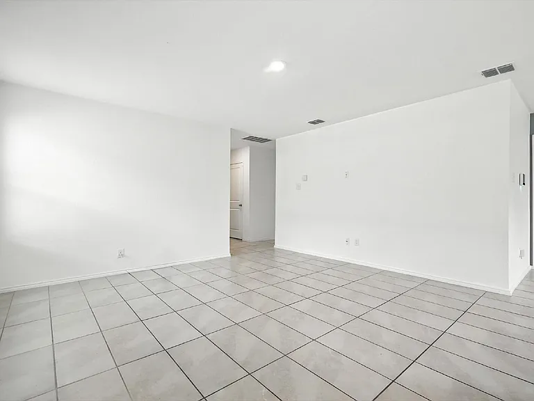 1653 Bluffview Dr — Photo 14