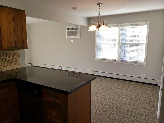 5th image of 9220 S Kilbourn Ave APT 3S