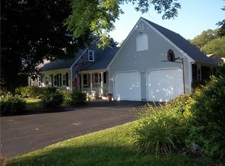 4 Hezekiah Dr, Warren, RI 02885