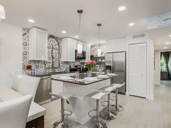 3281 Beneva Rd, Sarasota, FL