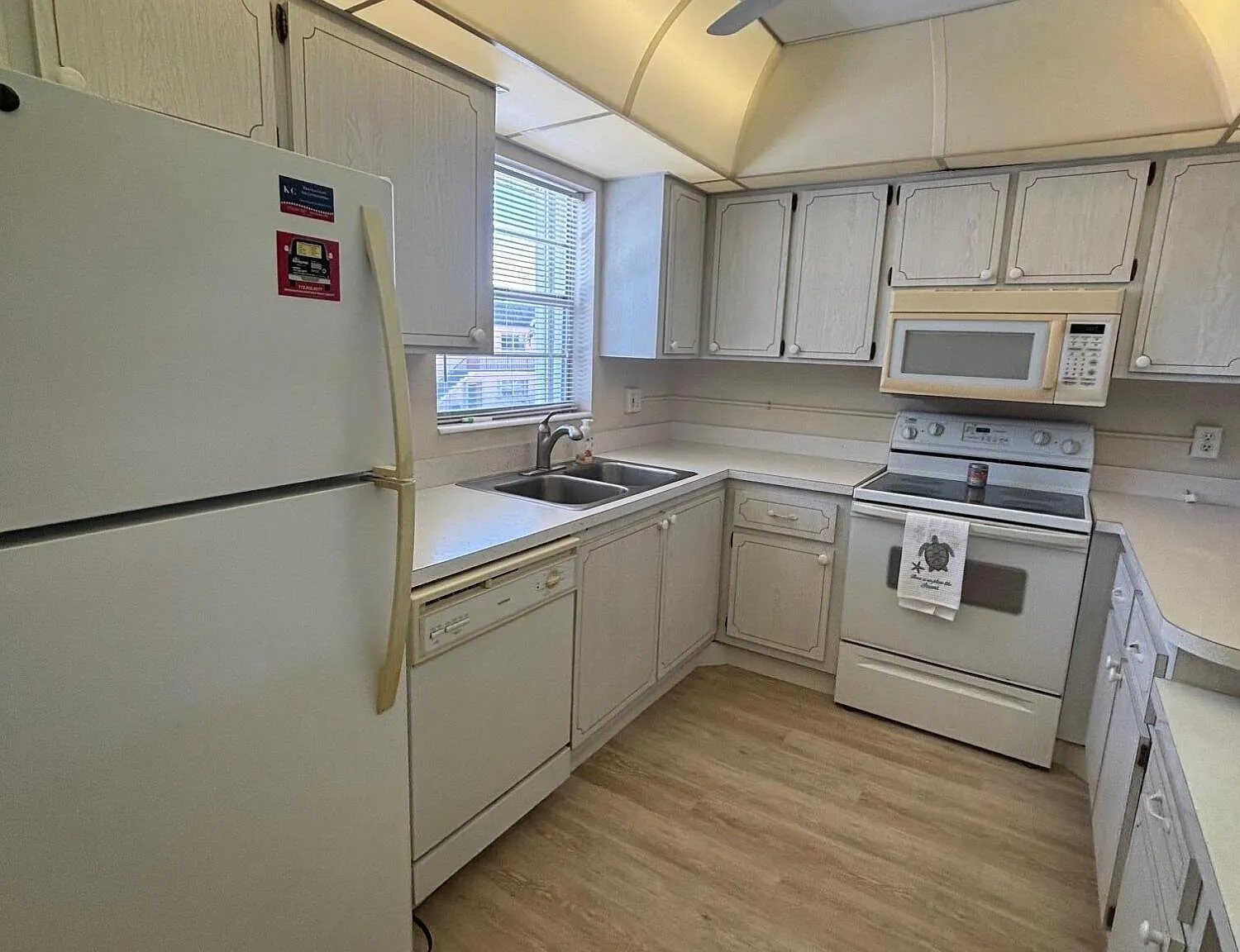 2 bed, 2.0 bath, 1078 sqft, $2,600 — Photo 4