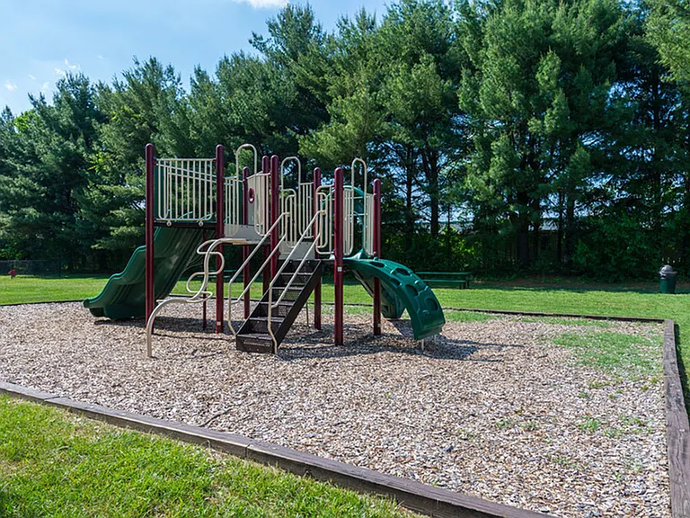 The Pointe at Harpers Mill — Photo 15