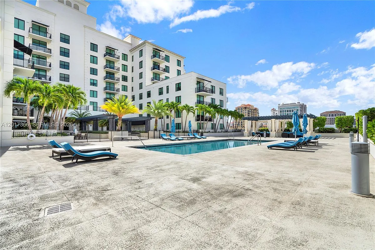 Building Photo - 1300 Ponce De Leon Blvd #703