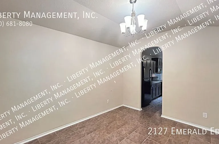 2127 Emerald Edge — Photo 5