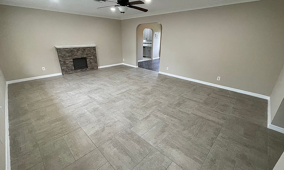 1st image of 316 Vanderbilt Dr