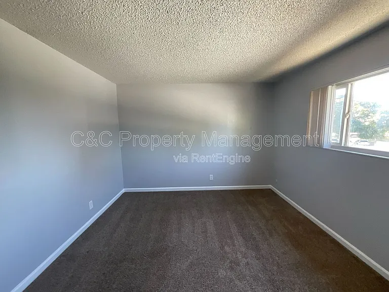 292 Grecia Ct — Photo 9