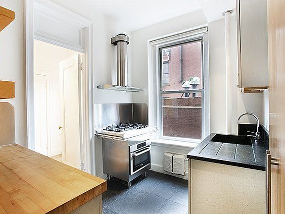 4th image of 105 W 72nd St APT 5A