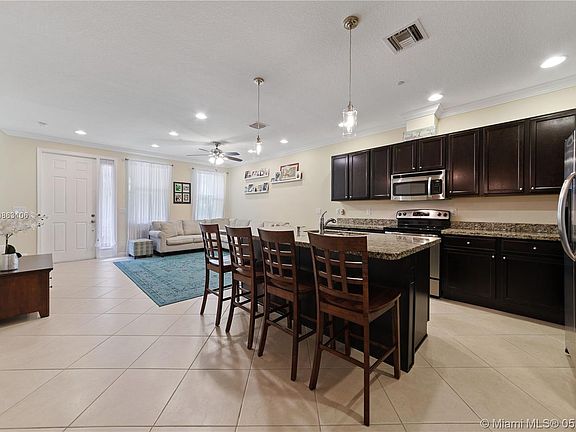 5th image of 2920 Cascada Isles Way