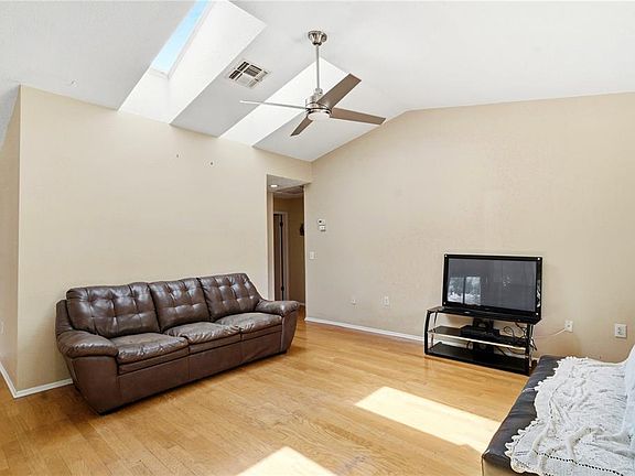 5th image of 8160 STURBRIDGE COURT #8160