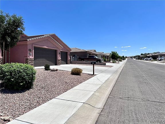 3rd image of 3299 Laramie Avenue