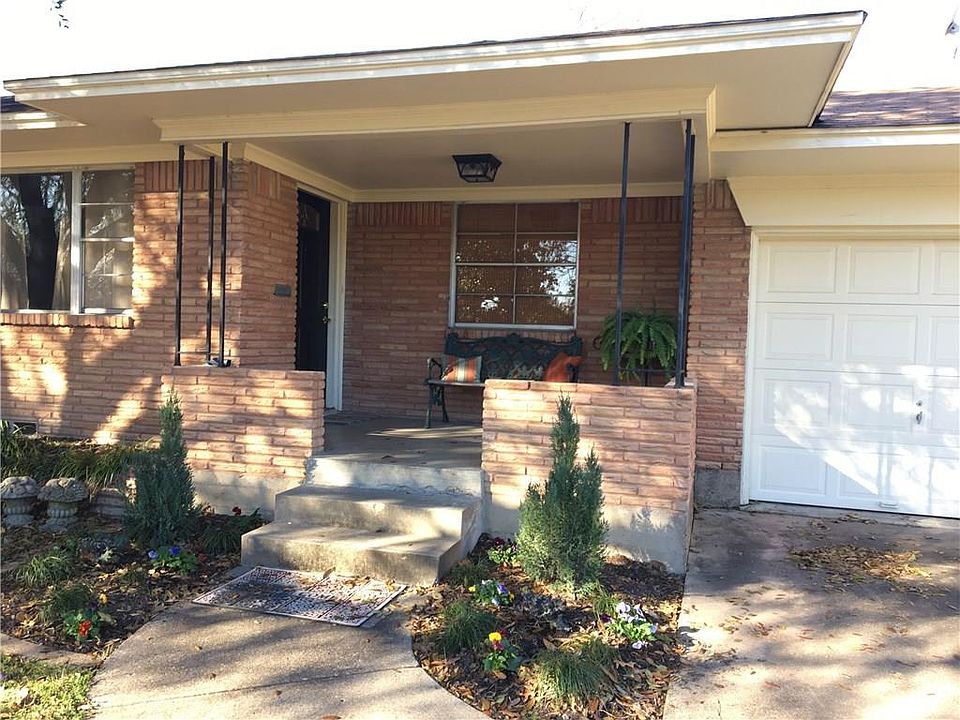 1st image of 9911 Cloister Dr
