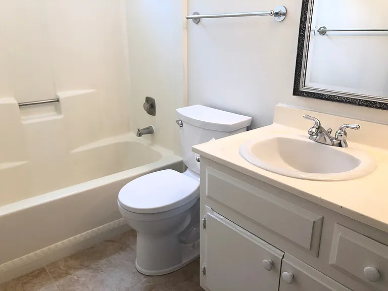 3556 Thunder Dr — Photo 9