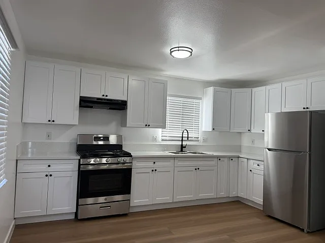 8718 S Main St — Photo 2