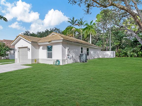 2nd image of 7757 Manor Forest Lane
