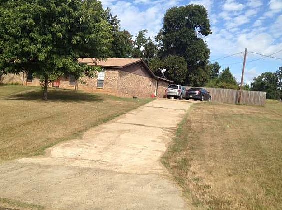 2nd image of 100 Pine Cir
