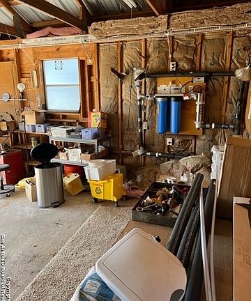 3rd image of 143 Oak Ln