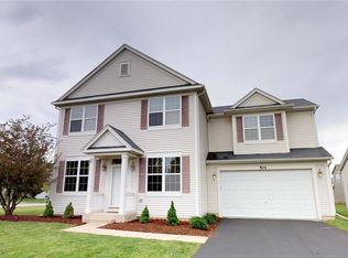 501 Cardinal Ave, Oswego, IL 60543