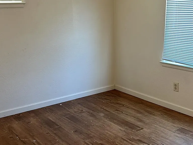 2574 Harvard Ave — Photo 24