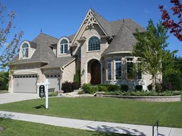 2451 Sharon Ct, Naperville, IL 60564
