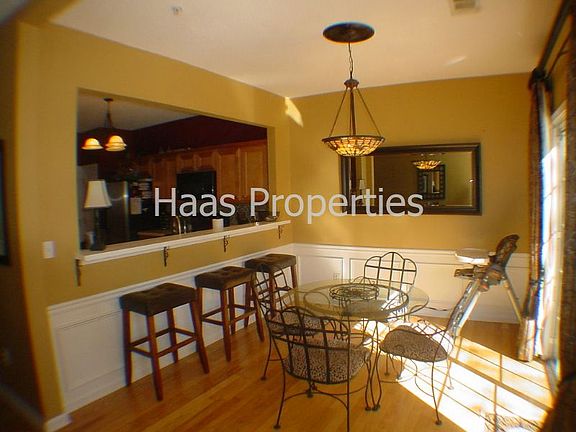 3rd image of 253 Regent Sq