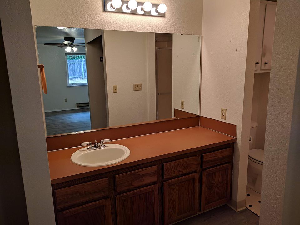 1st image of 1206 Rockcress Dr SE