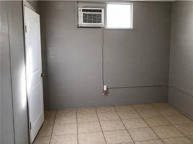 4627 America St — Photo 2