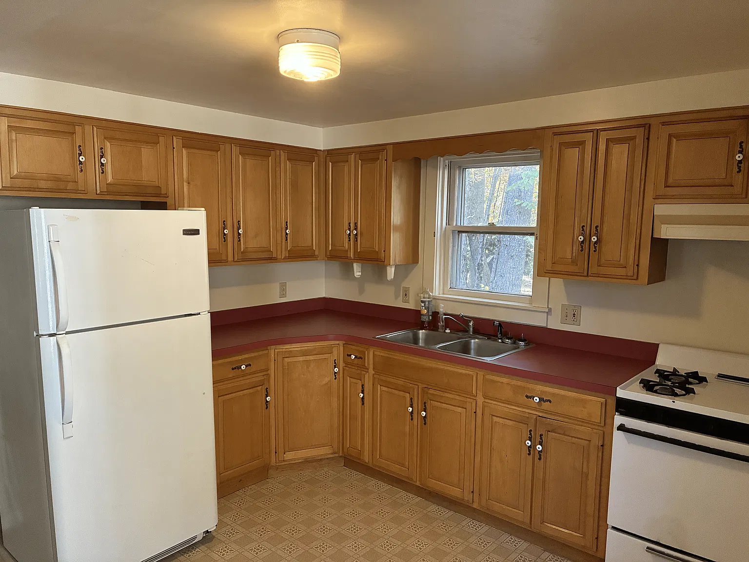 4 bed, 1152 sqft, $2,395 — Photo 2