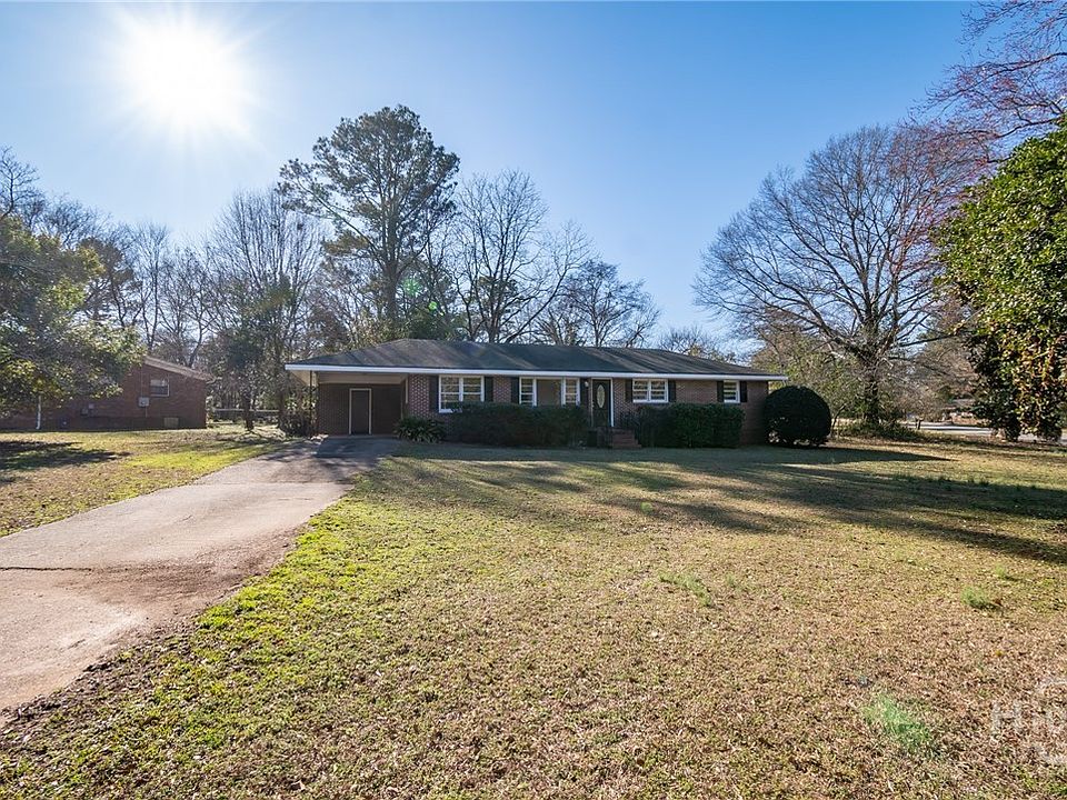 2nd image of 150 Rumson Road