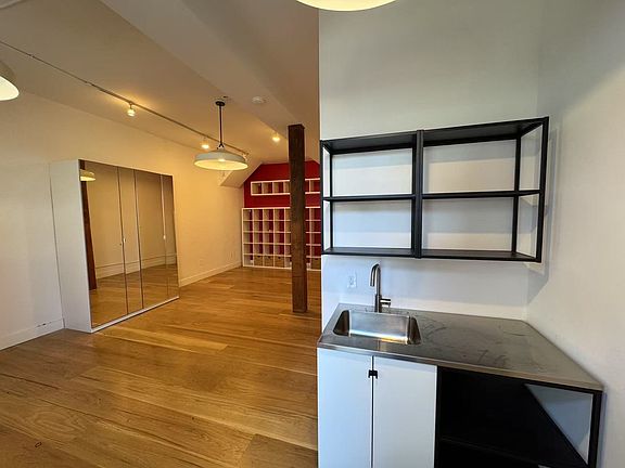 3rd image of 2254 Union 2258a St #2254A