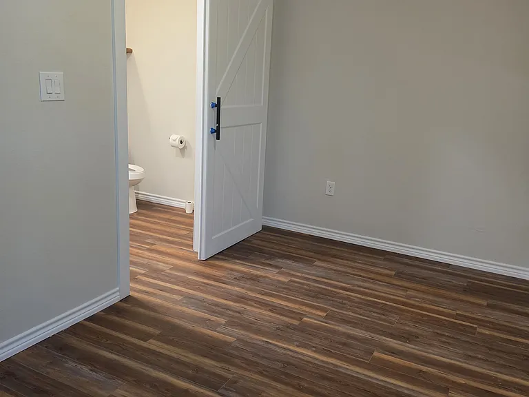218 W 9th St #1B — Photo 3