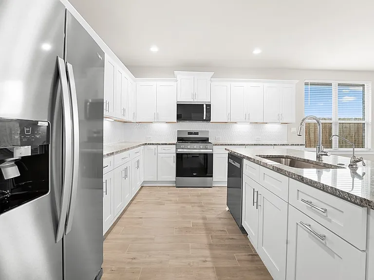 2107 Fortune Dr — Photo 4