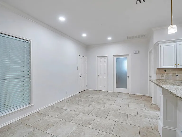 5504 Kingston Dr — Photo 15
