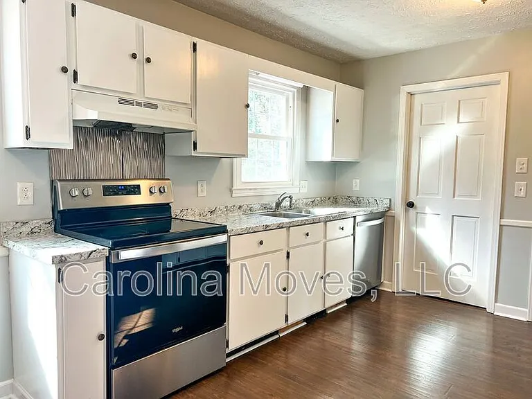 206 Manassas Dr — Photo 5