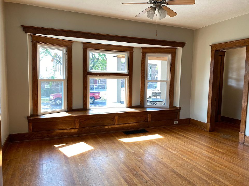 Living room with entrance to the right
