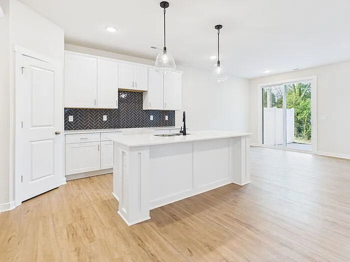 311 Kings Dr #1 — Photo 4